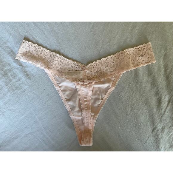 NoS Maidenform Bodymates M 7 pink Lace Thong String Bikini Panties Underwear - Picture 2 of 4